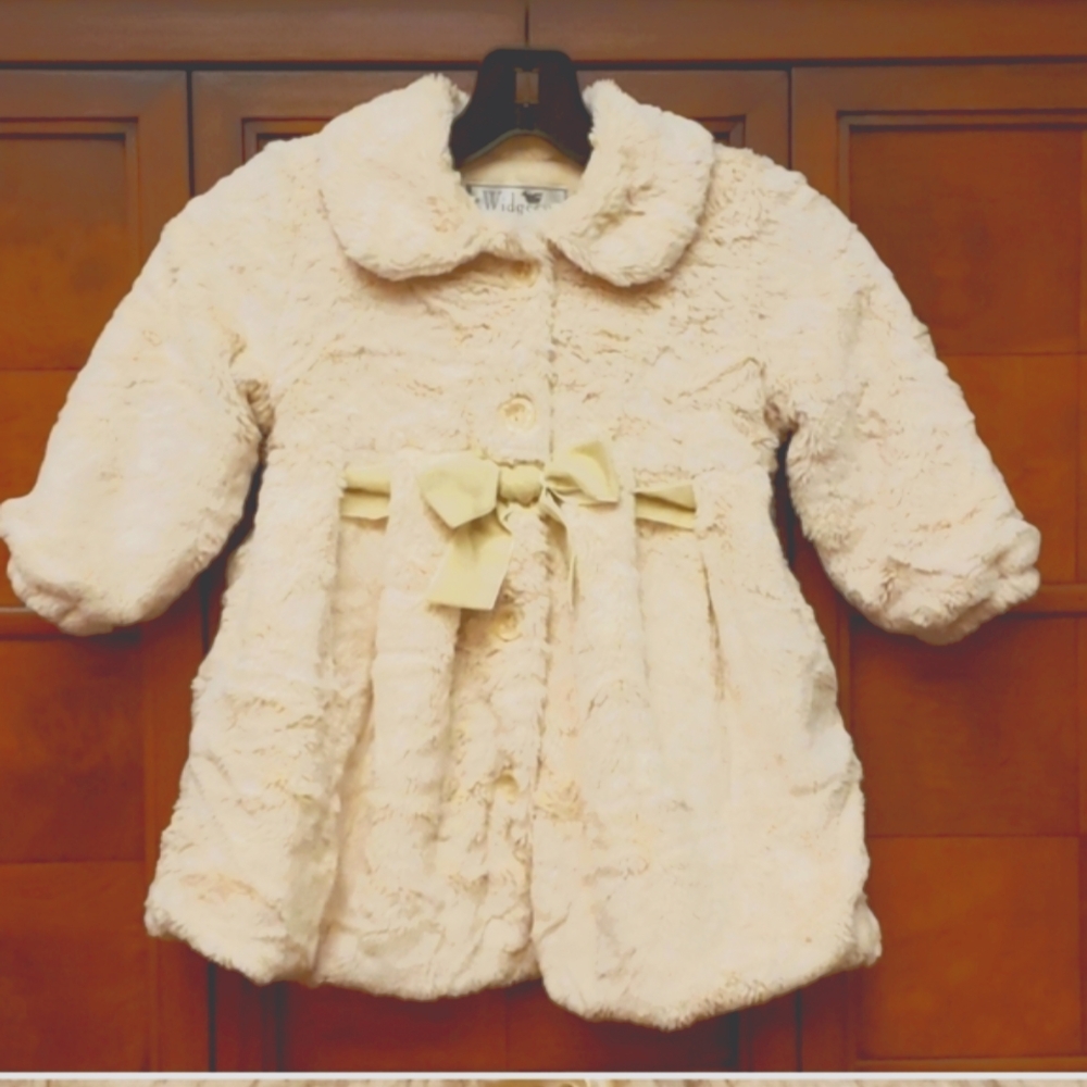 Wigeon Faux Fur Lush Cream/Ivory Todder Coat Size 3